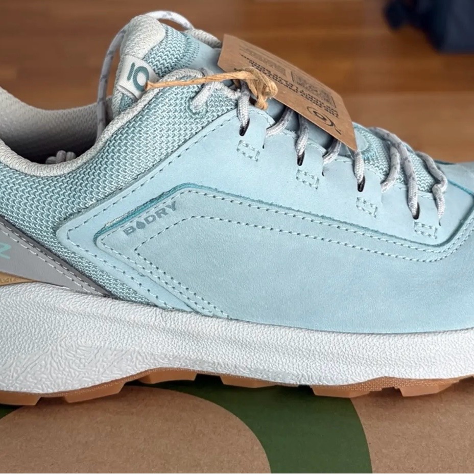 Oboz Women’s Cottonwood Waterproof Sneakers In Box
